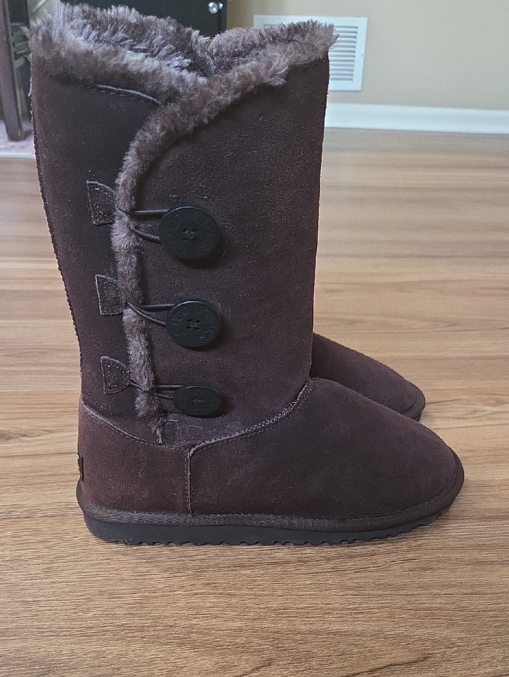UGG Women's Bailey Button Brown Boots